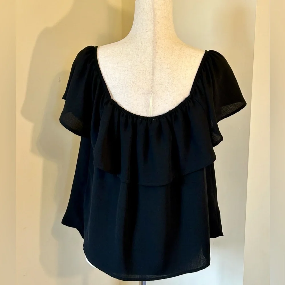 BB Dakota SZ M Black Ruffled Off-Shoulder Women's Top - Picture 3 of 6